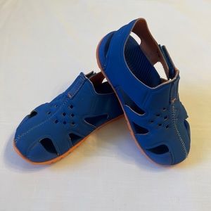 Wonder Nation Children’s Orange Blue Closed Toe Sandals Shoes Summer Size 7/8